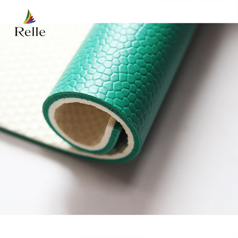 Matilla de suelo para deportes de pista de bádminton verde en rollo de material de PVC sintético para el deporte