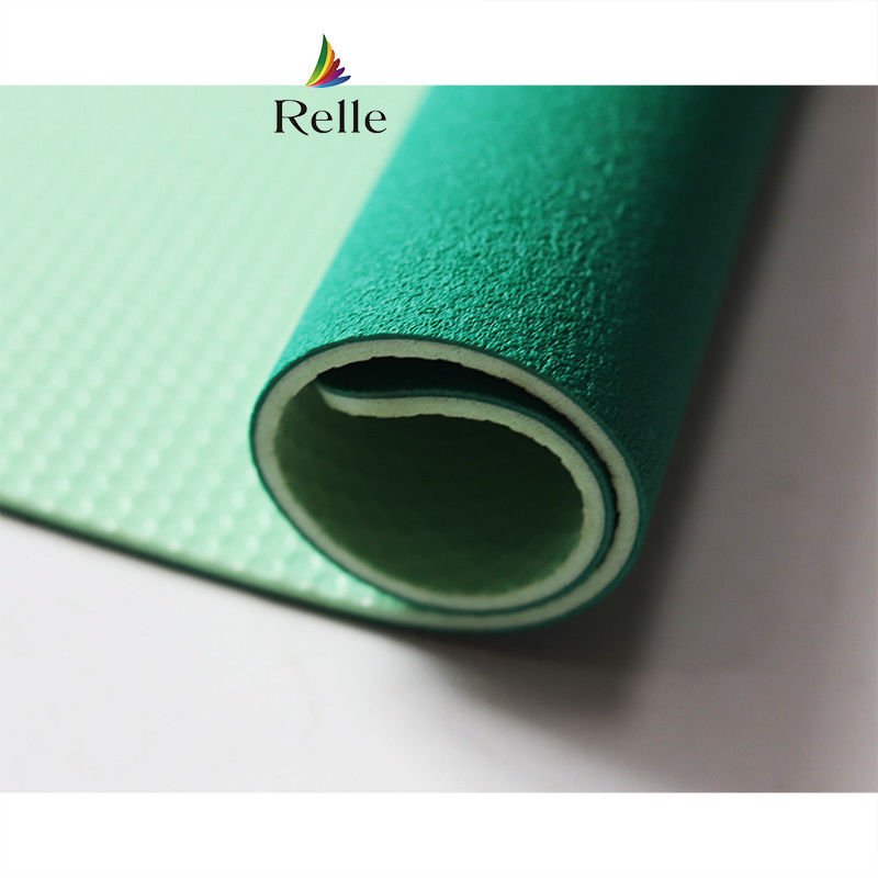 Matilla de suelo para deportes de pista de bádminton verde en rollo de material de PVC sintético para el deporte