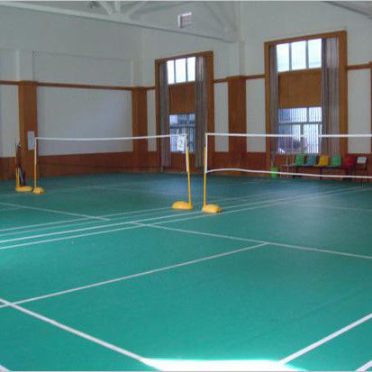 Matilla de suelo para deportes de pista de bádminton verde en rollo de material de PVC sintético para el deporte