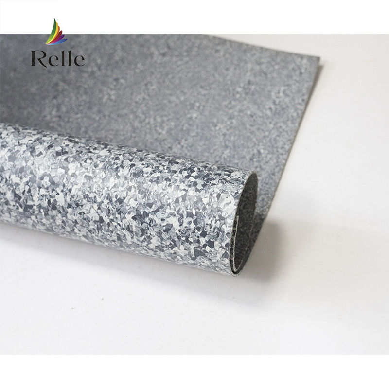 Grado T resistente al desgaste Relle piso de vinilo ligero gris para interiores en Malasia suave y cómodo