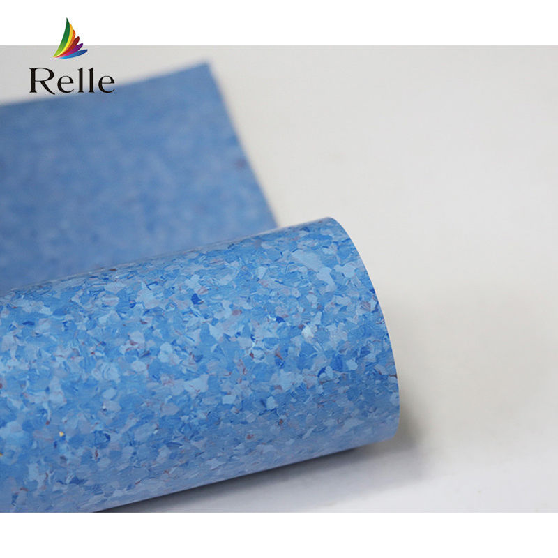 Rollo de suelo de plástico moderno para interiores con revestimiento PUR proporcionado por y 2-4 mm de espesor