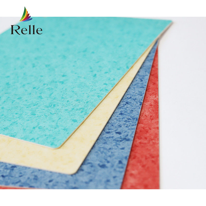 Revestimiento UV Relle Customizado Comercial Suave PVC Heterogéneo suelo para el jardín de infantes espesor 1.8mm-3.0mm